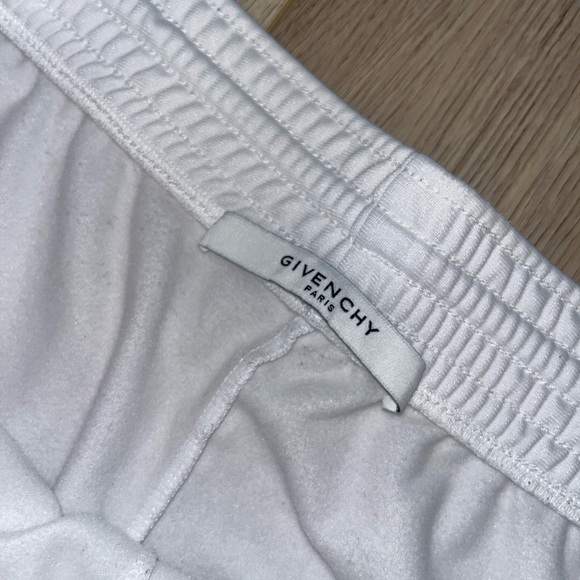 Givenchy Logo Band Shorts - Picture 4 of 8